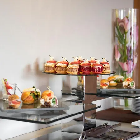 מלון Epic Sana 5*