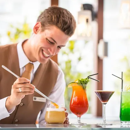 מלון Epic Sana 5*